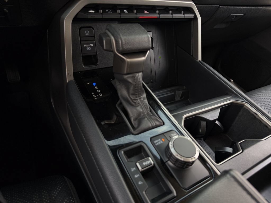 Used 2024 Toyota Tundra Limited AWD/4WD image 21