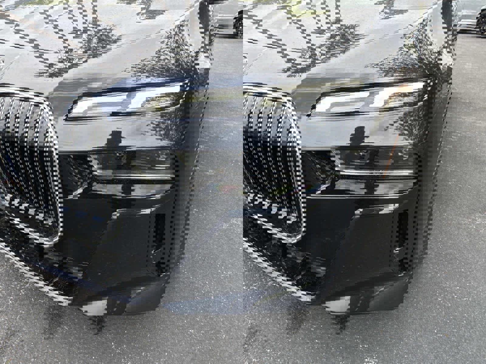 Certified 2023 BMW 760i xDrive AWD/4WD image 9