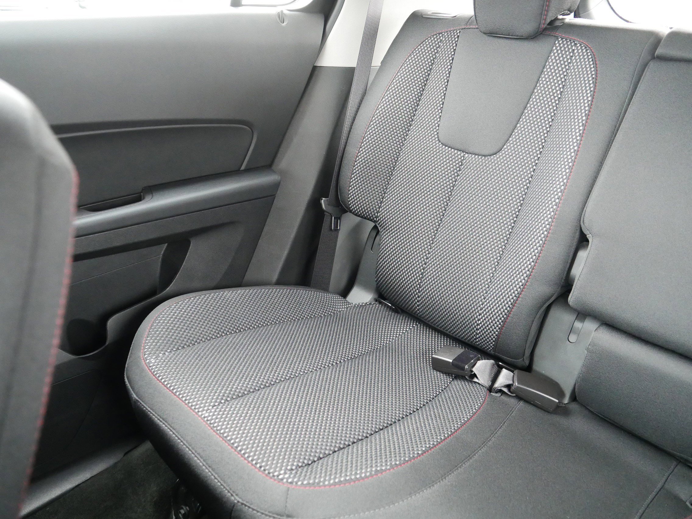 Used 2017 Chevrolet Equinox LT w/ Convenience Package image 12