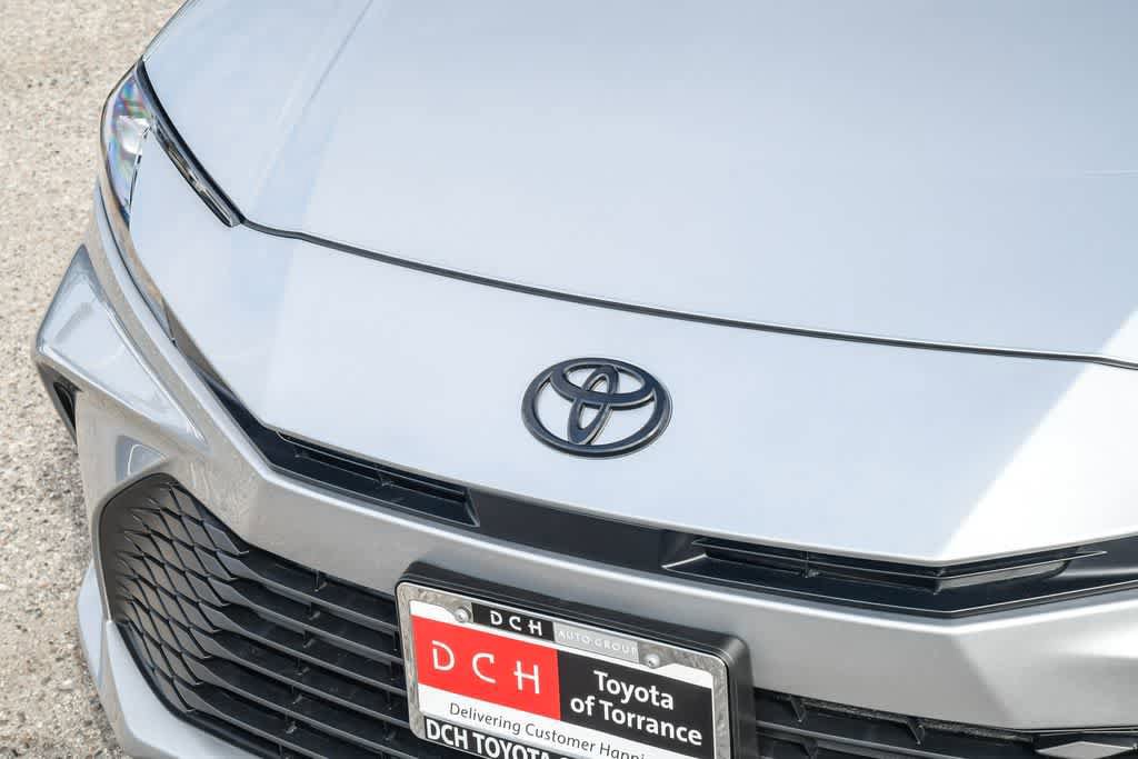 Used 2026 Toyota Camry LE FWD image 5