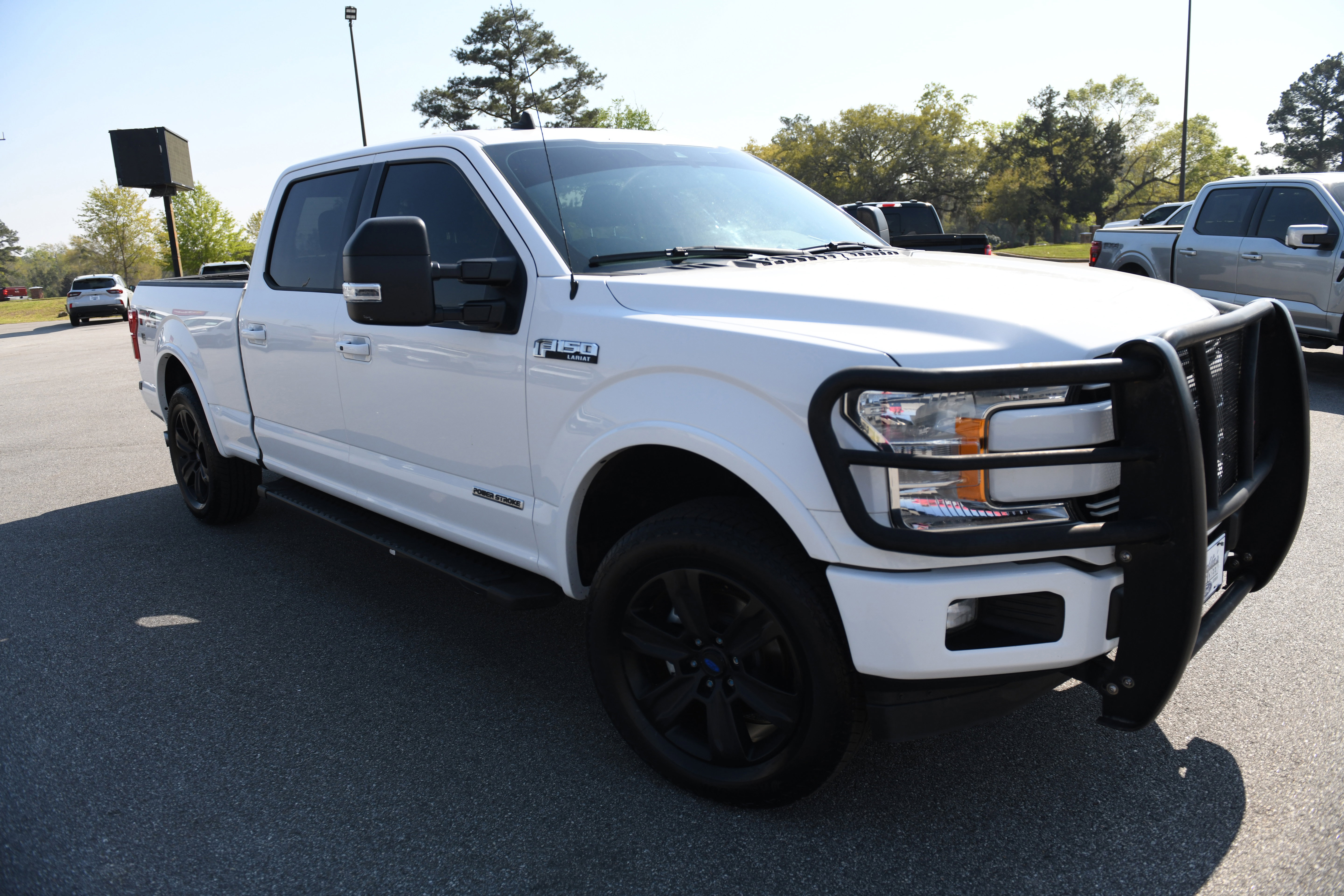 Used 2019 Ford F150 Lariat image 3