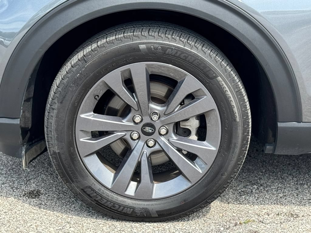 Used 2024 Ford Explorer XLT w/ Equipment Group 202A AWD/4WD image 42