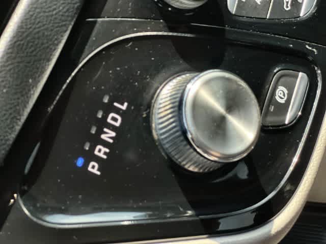 Used 2020 Chrysler Pacifica Touring-L FWD image 16