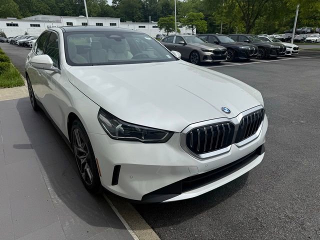 Used 2026 BMW 530i xDrive w/ Executive Package image 5