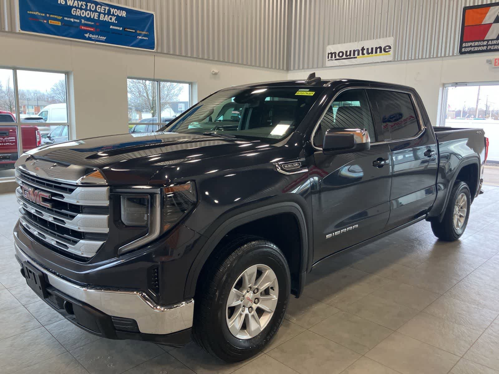 Used 2024 GMC Sierra 1500 SLE AWD/4WD image 1