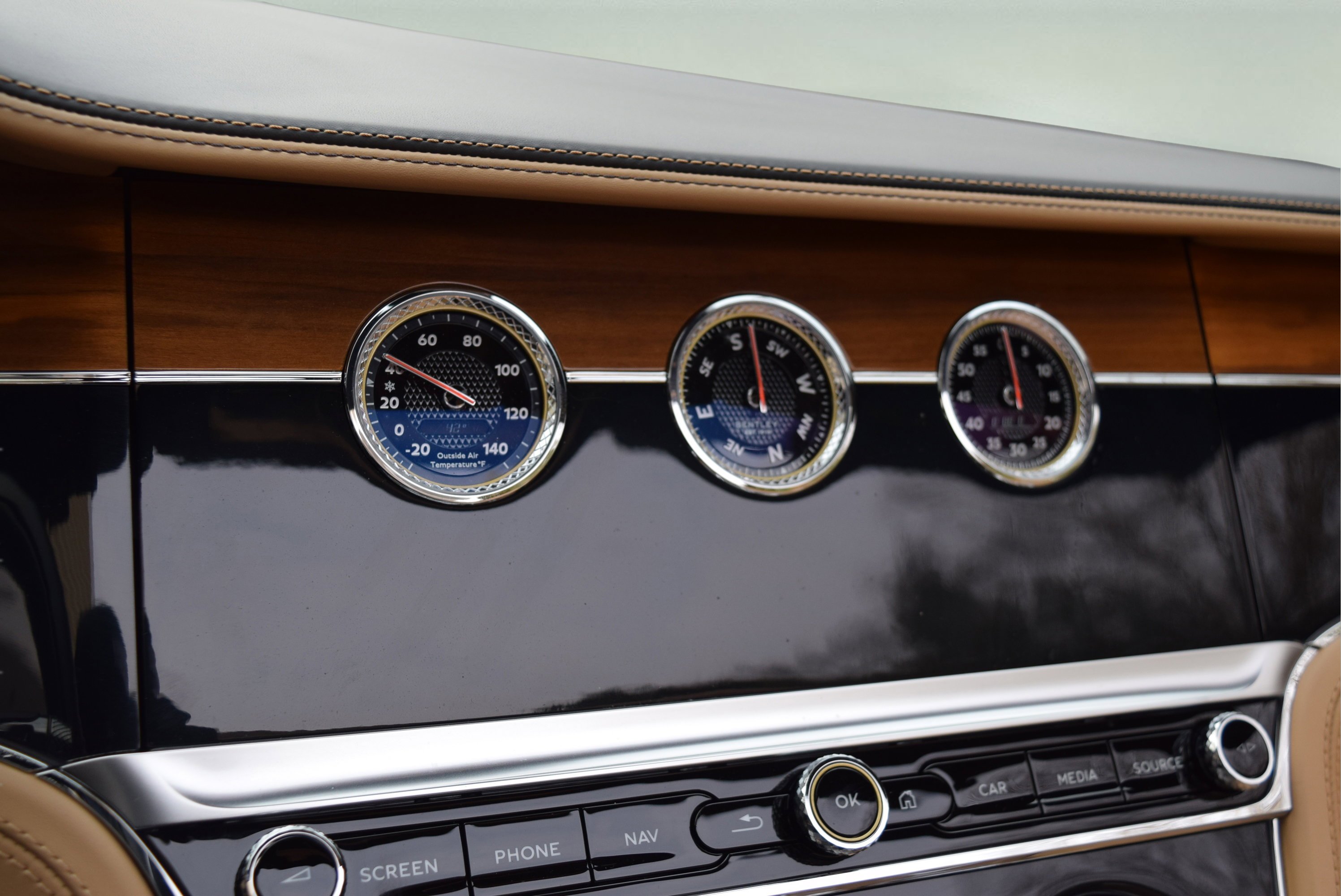 Used 2020 Bentley Continental GT image 38