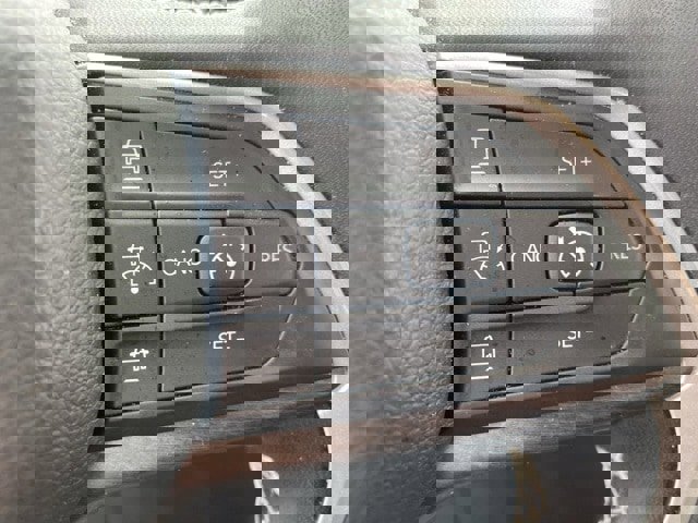 Used 2023 Jeep Grand Cherokee Limited w/ Black Appearance Package image 23