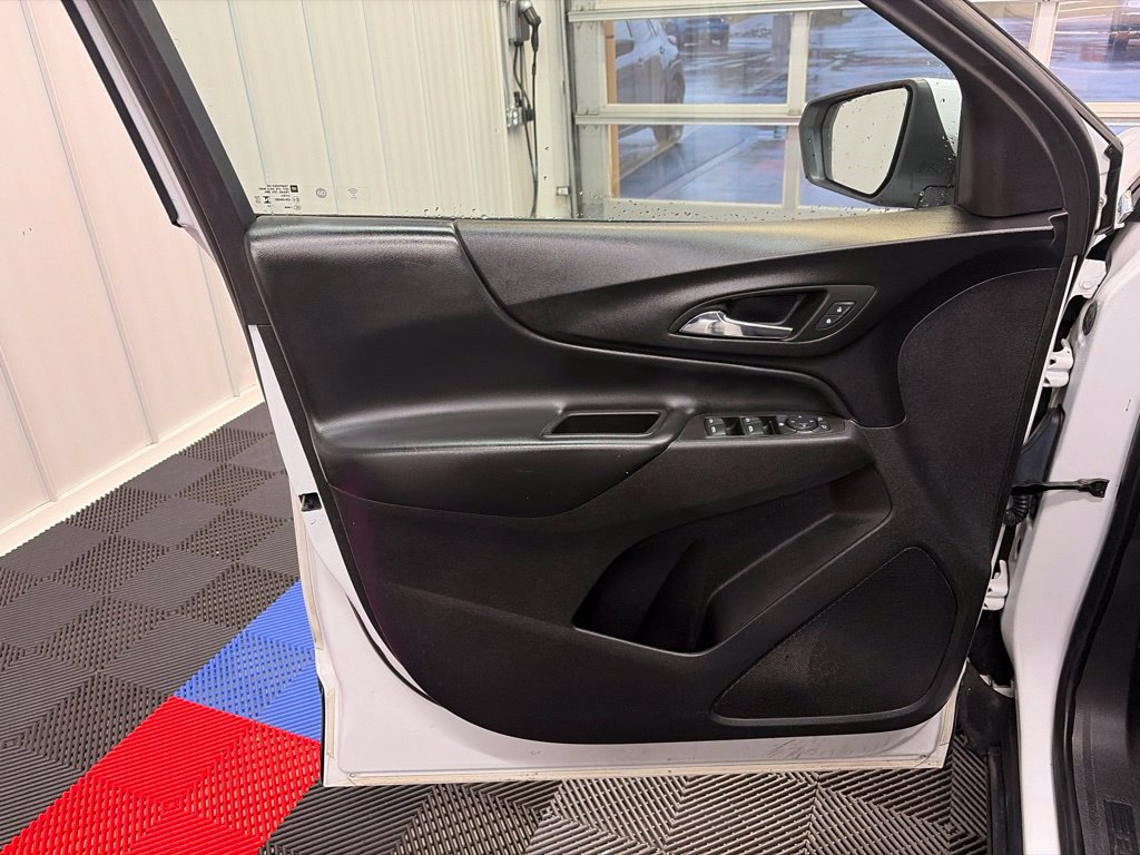 Used 2023 Chevrolet Equinox LT AWD/4WD image 14
