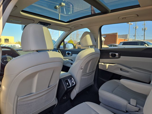 Used 2025 Kia Sorento EX w/ Panoramic Sunroof Package FWD image 20