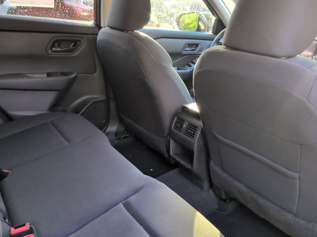 Used 2025 Nissan Rogue S AWD/4WD image 34