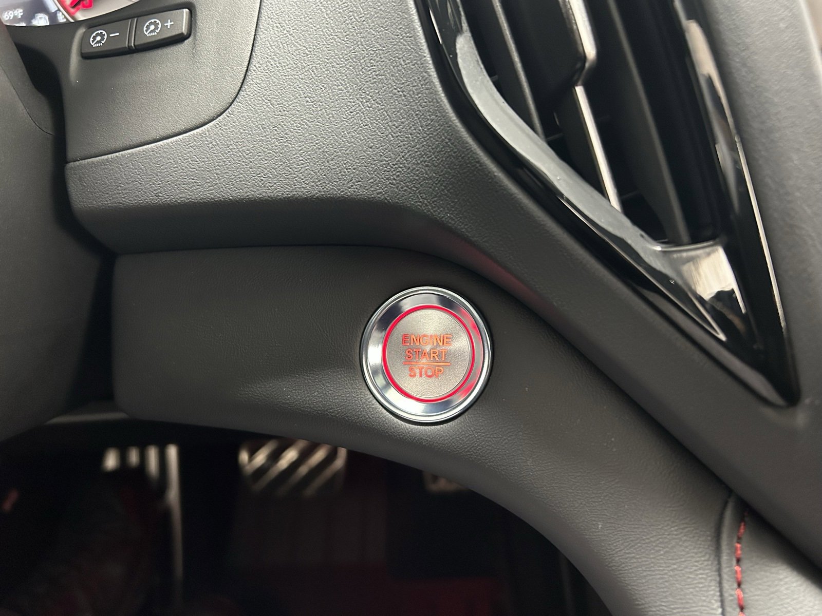 Used 2025 Acura RDX AWD w/ A-Spec & Advance Pkg image 16