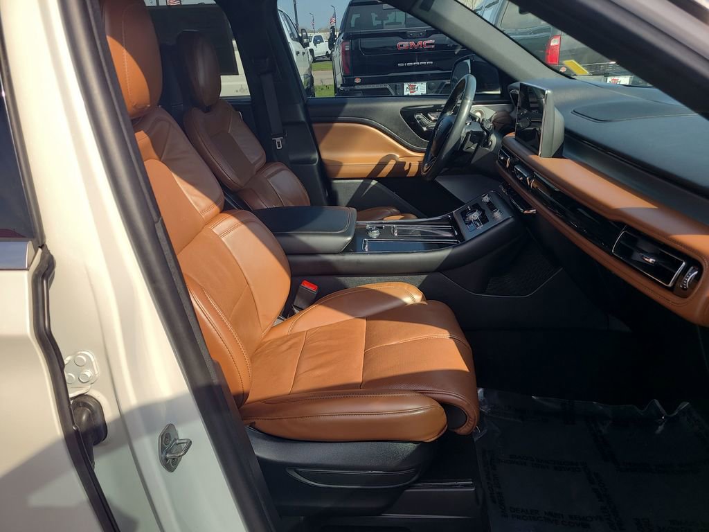Used 2022 Lincoln Aviator Reserve w/ Equipment Group 201A AWD/4WD image 45
