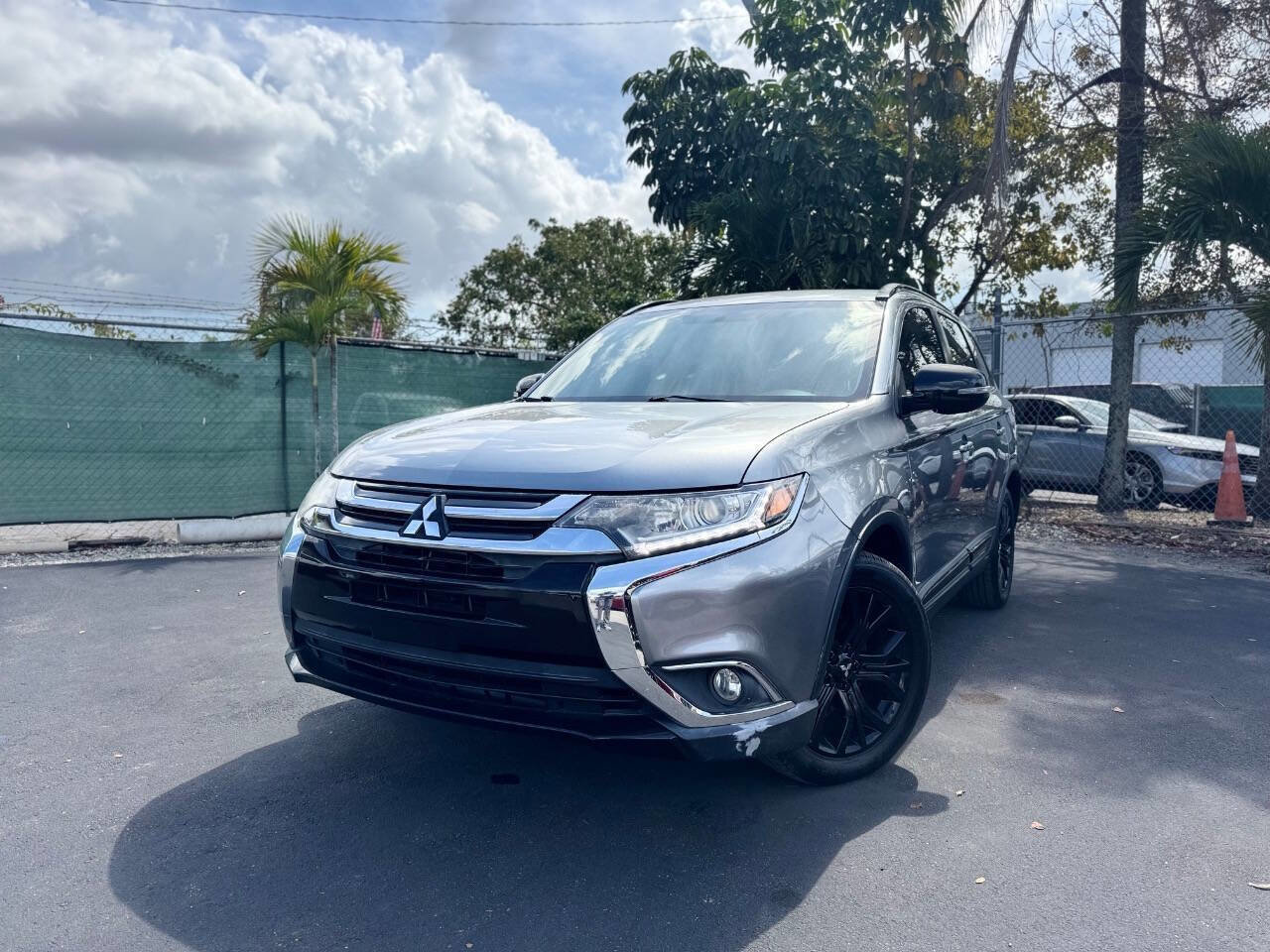 Used 2018 Mitsubishi Outlander SE