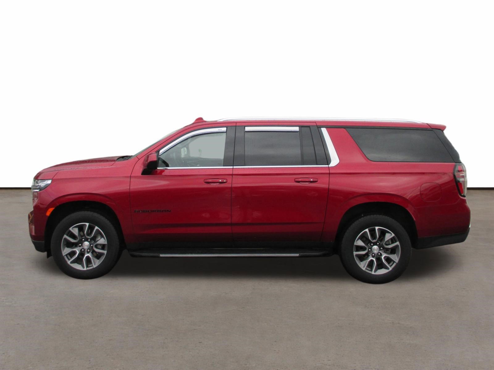 Used 2023 Chevrolet Suburban LS AWD/4WD image 2
