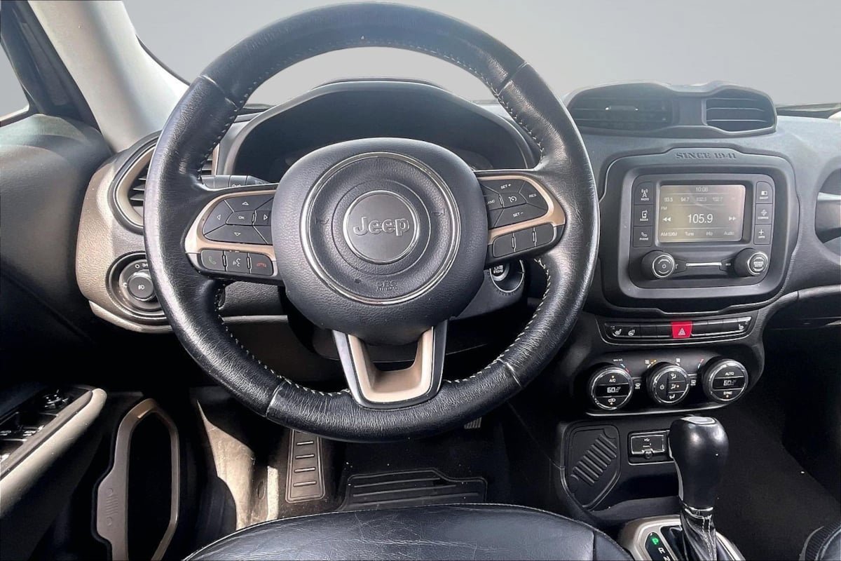 Used 2017 Jeep Renegade Limited FWD image 5
