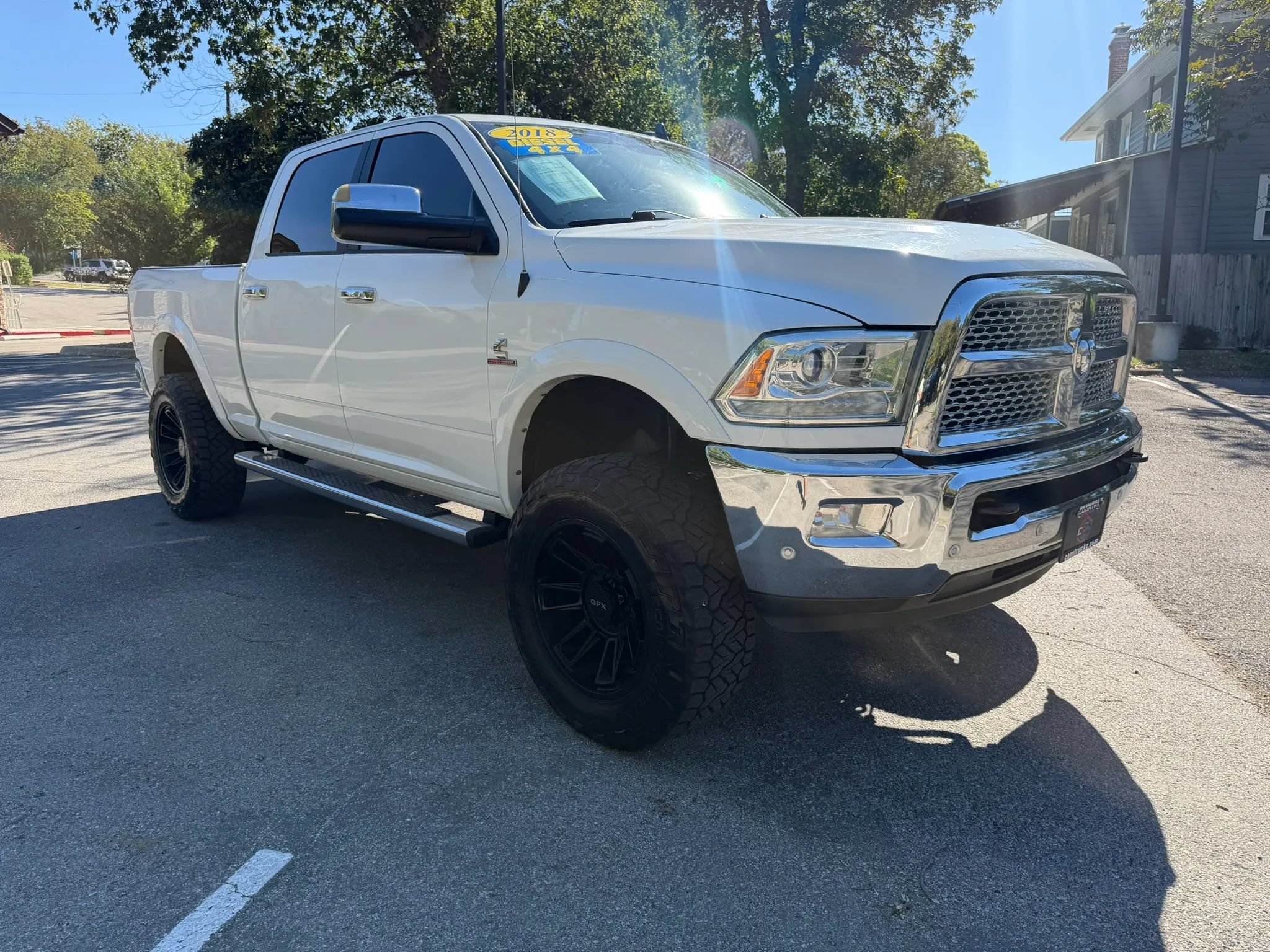 Used 2018 RAM 2500 Laramie AWD/4WD image 3