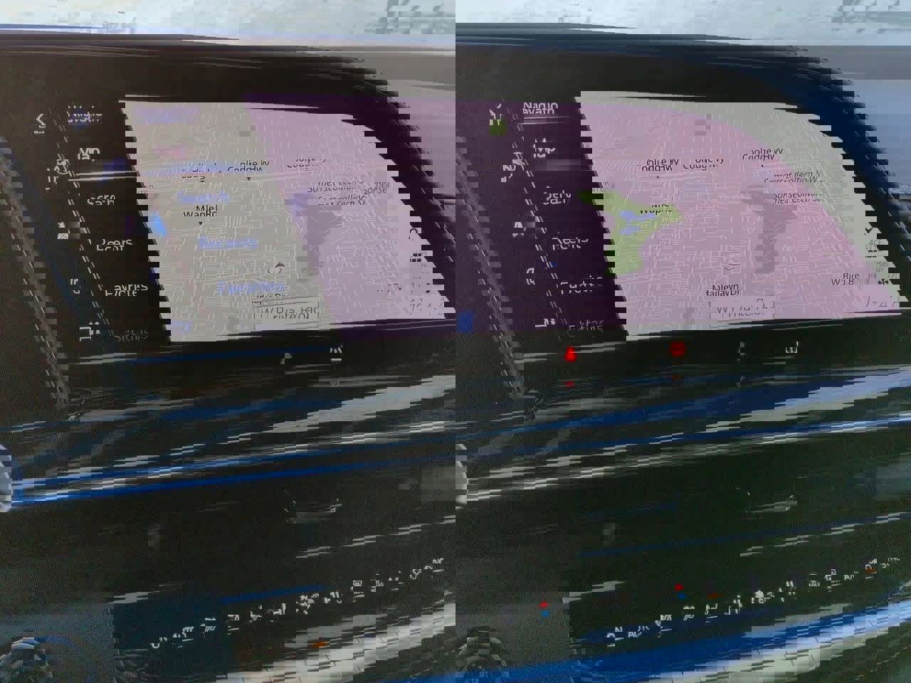 Used 2021 Cadillac Escalade Sport w/ Driver Assist Tech Package image 31