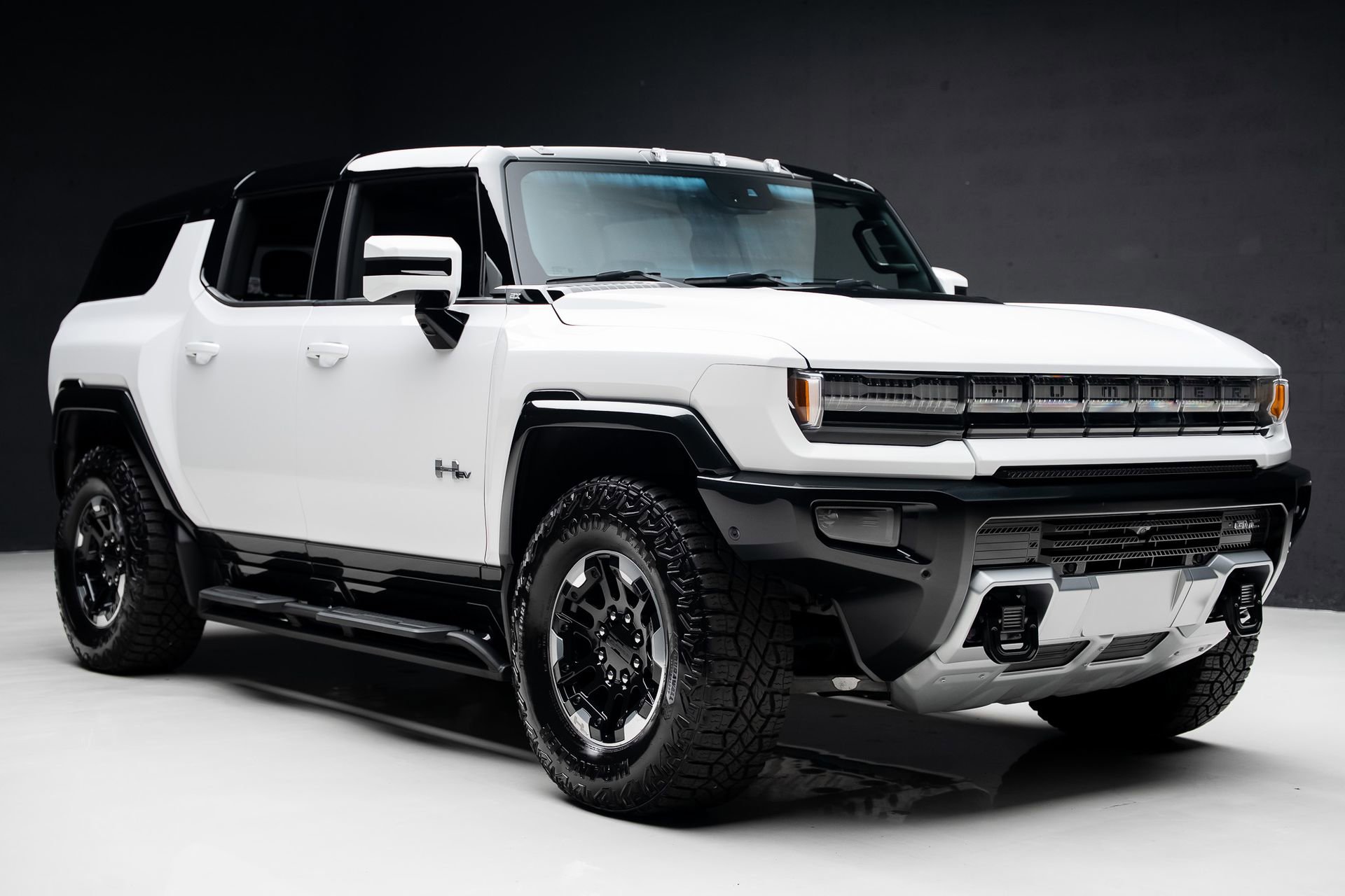Used 2024 GMC Hummer EV 2X w/ Extreme Off-Road Package image 86