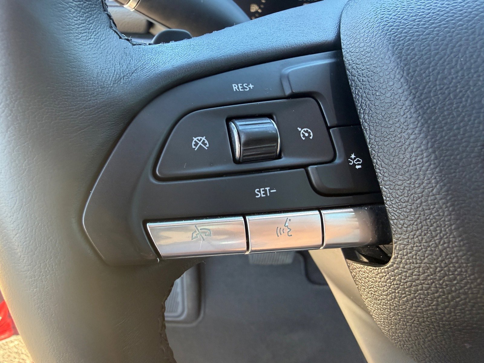 Used 2020 Cadillac XT4 Premium Luxury w/ Driver Awareness Package image 13