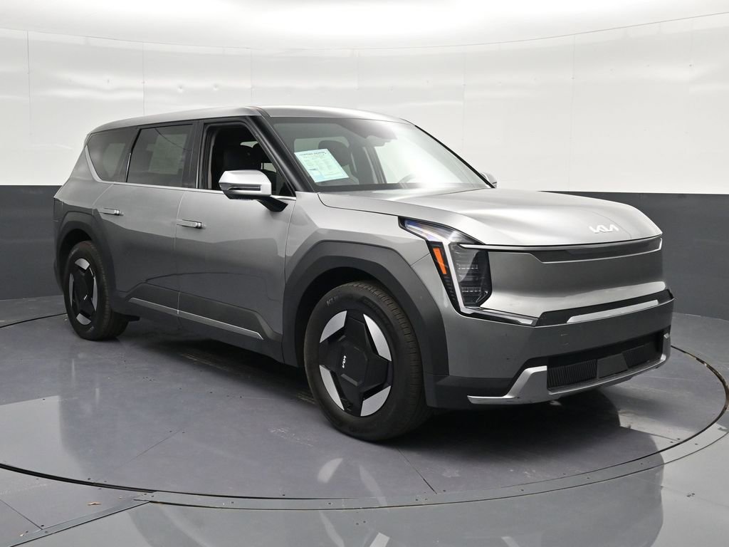 Used 2025 Kia EV9 Light image 5