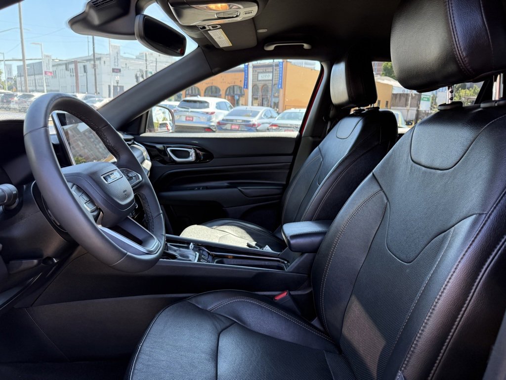 Used 2023 Jeep Compass Limited image 15