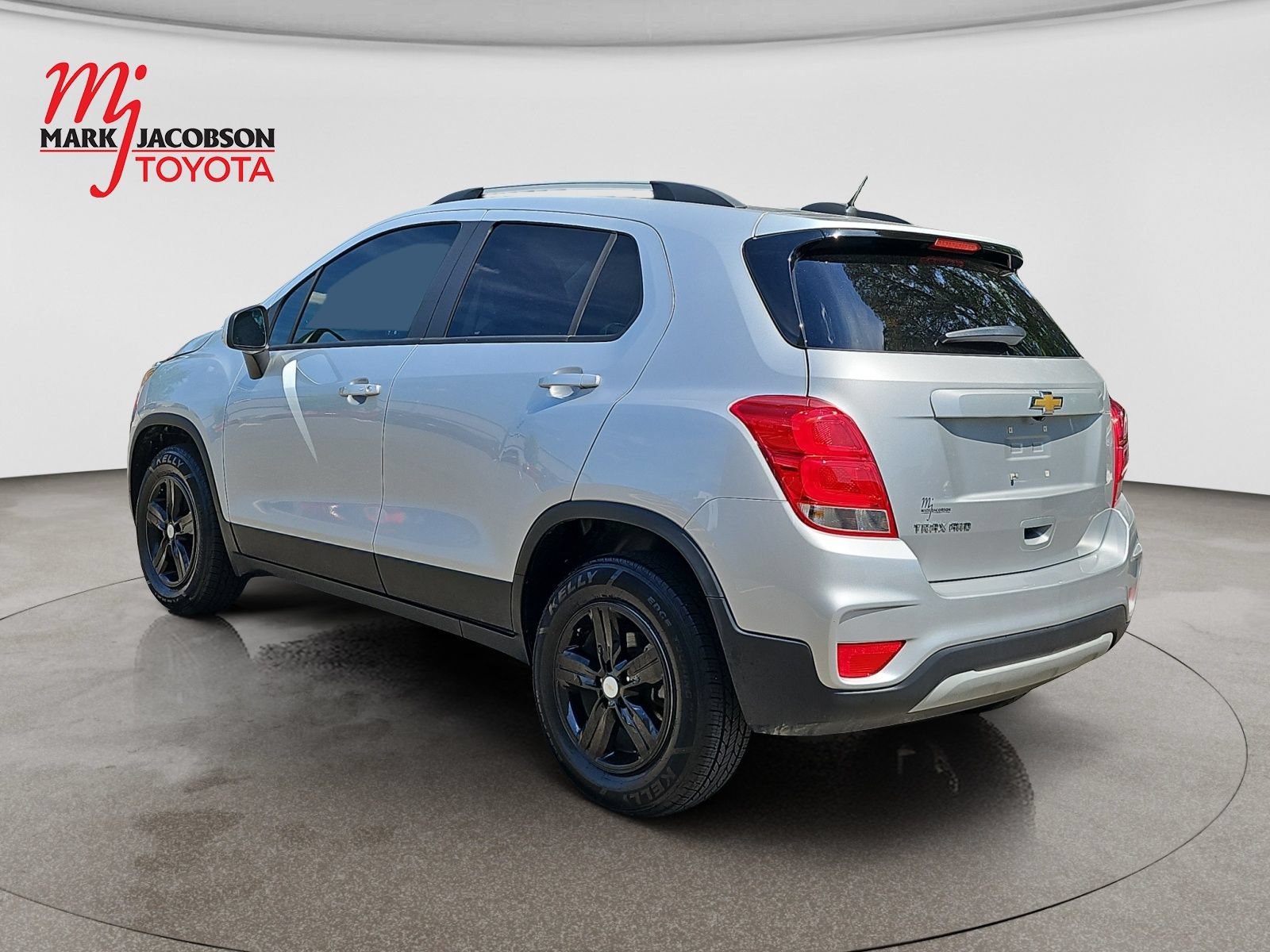 Used 2022 Chevrolet Trax LT w/ LT Convenience Package AWD/4WD image 8