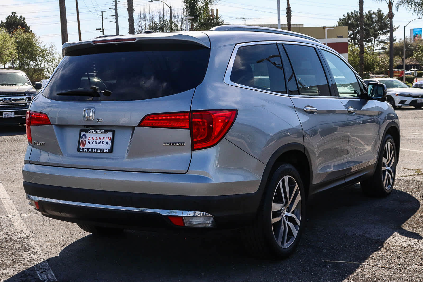 Used 2017 Honda Pilot Touring image 6
