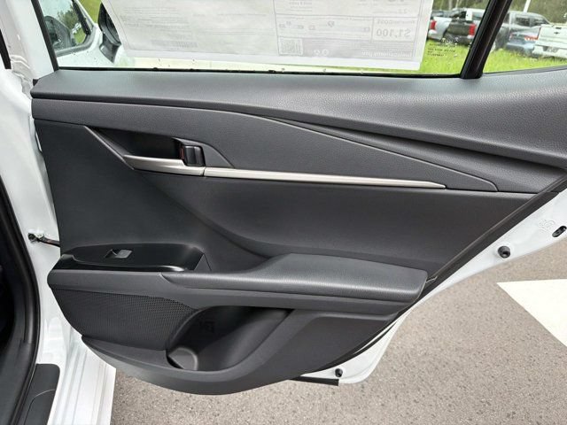 New 2026 Toyota Camry Hybrid FWD image 19