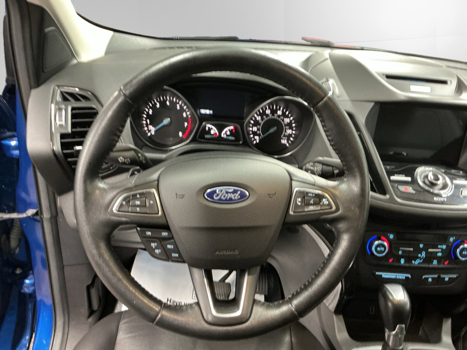 Used 2017 Ford Escape Titanium image 12