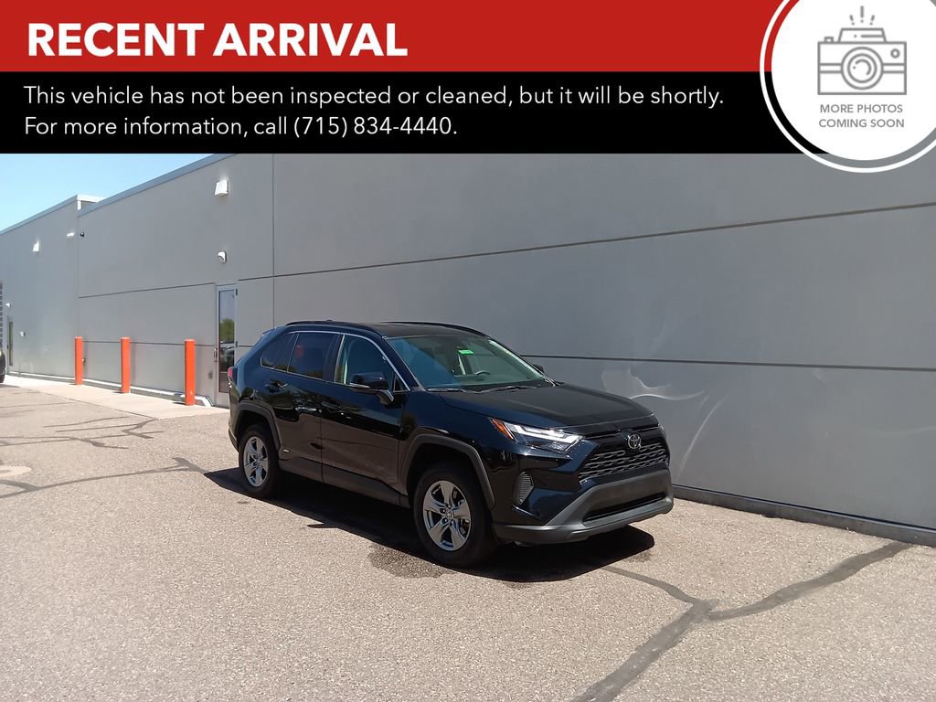 Certified 2025 Toyota RAV4 XLE AWD/4WD image 1