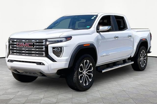 Used 2023 GMC Canyon Denali AWD/4WD image 3