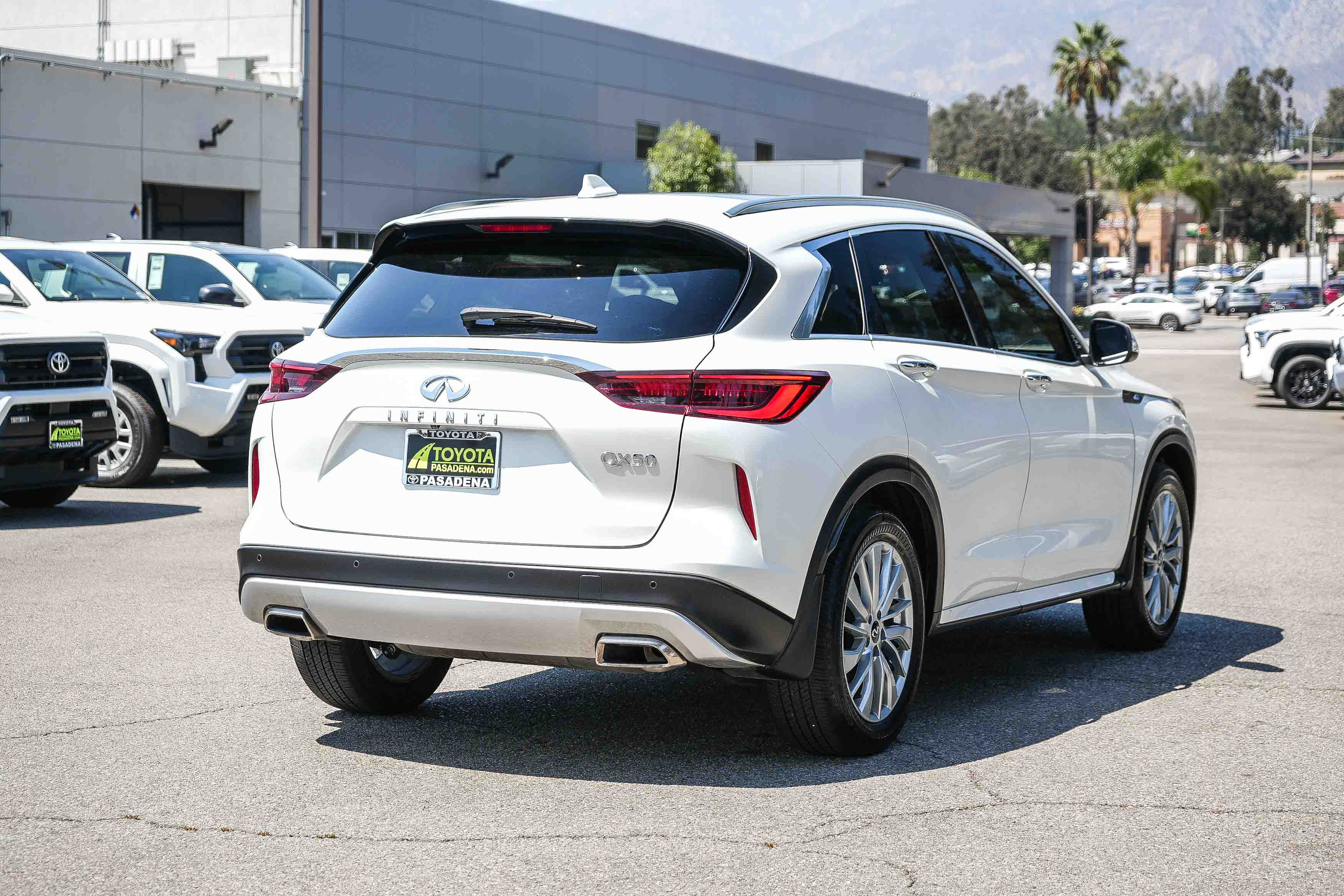 Used 2024 INFINITI QX50 Luxe FWD image 6