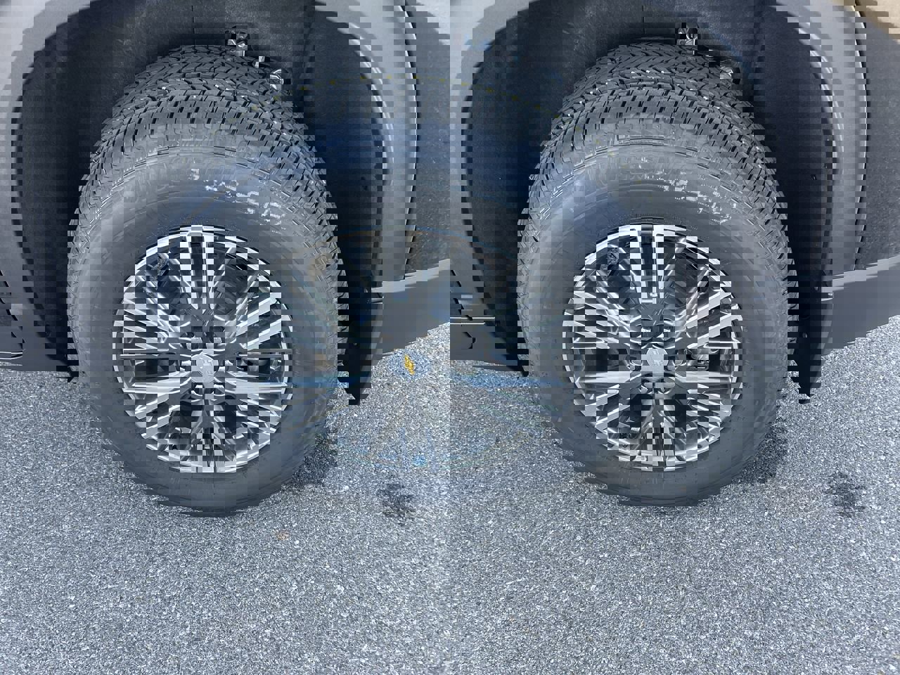 New 2026 Chevrolet Traverse LT w/ Driver Confidence Package image 12