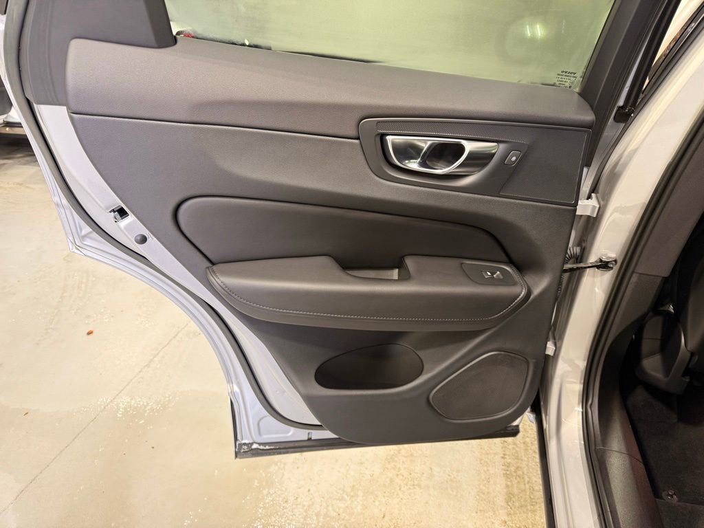 Used 2023 Volvo XC60 B5 Plus w/ Climate Package image 19