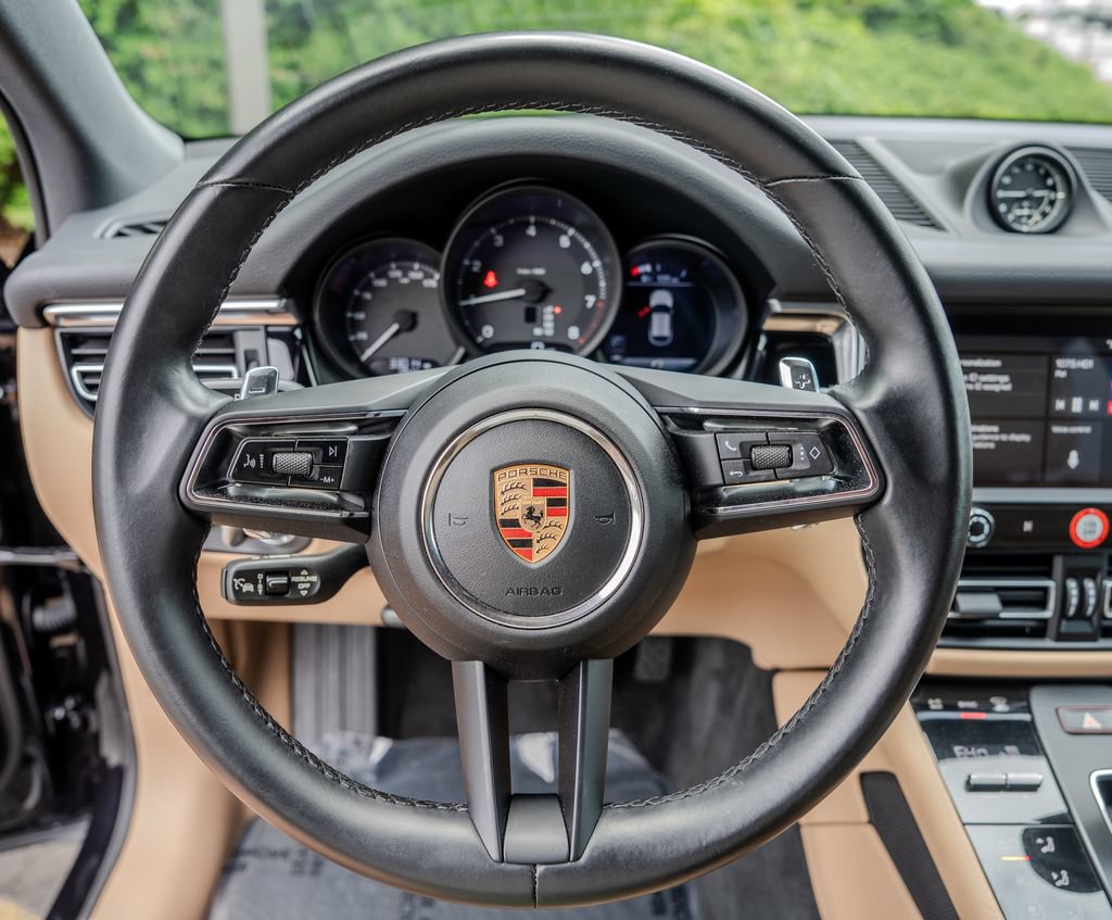 Used 2024 Porsche Macan w/ Premium Plus Package AWD/4WD image 5