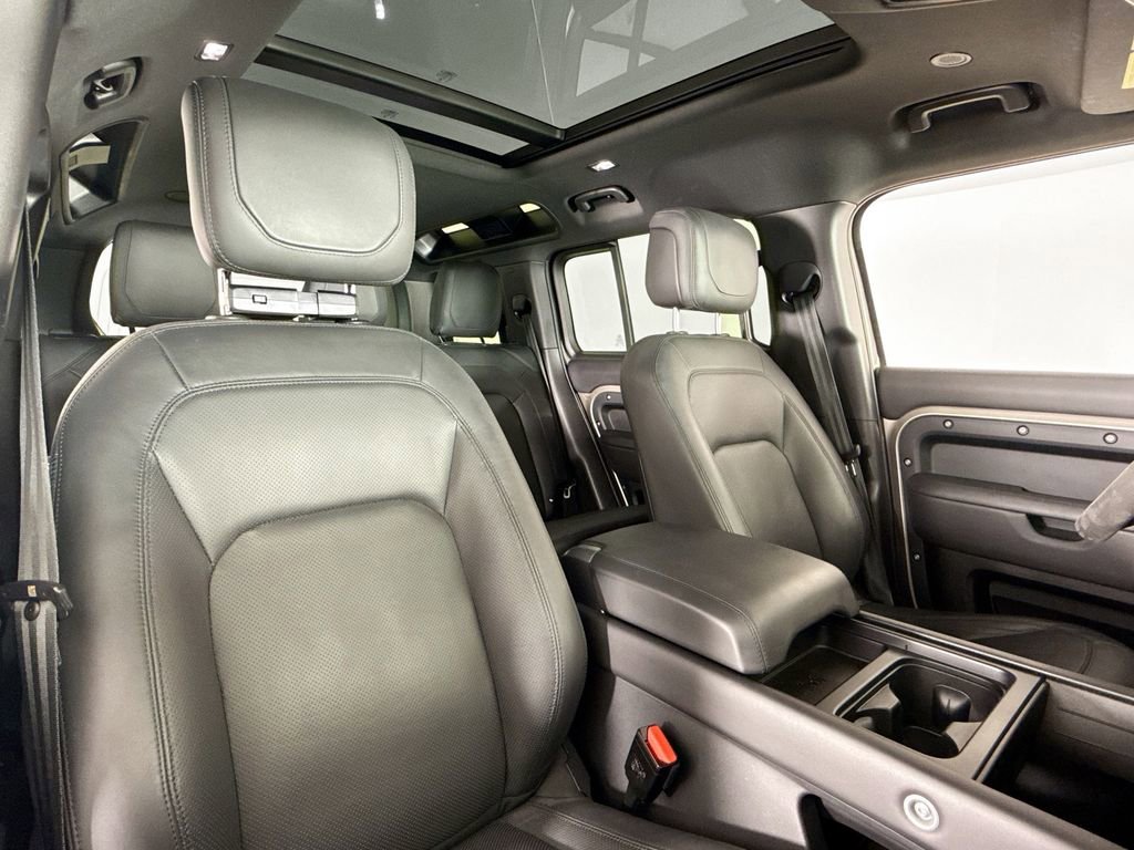 Used 2023 Land Rover Defender 110 V8 image 14