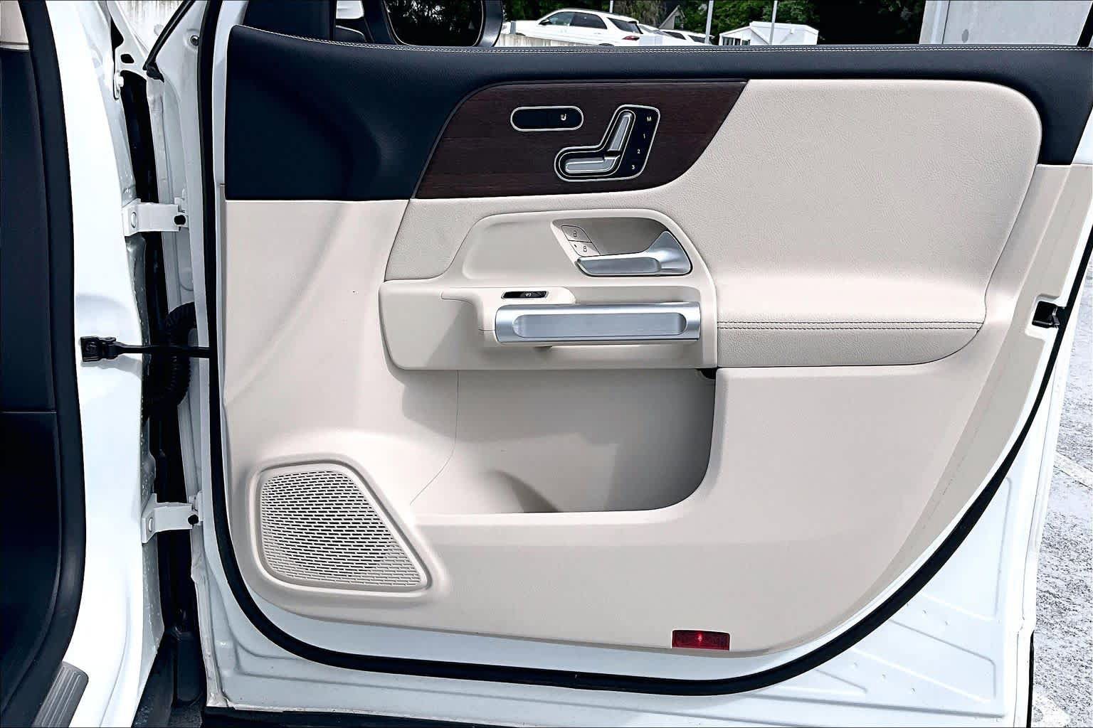 Used 2023 Mercedes-Benz GLB 250 image 22