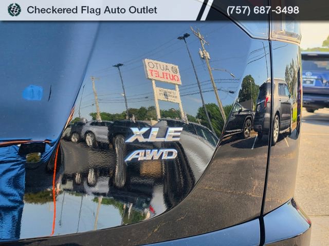 Used 2017 Toyota RAV4 XLE w/ Plus Special Value Package AWD/4WD image 18