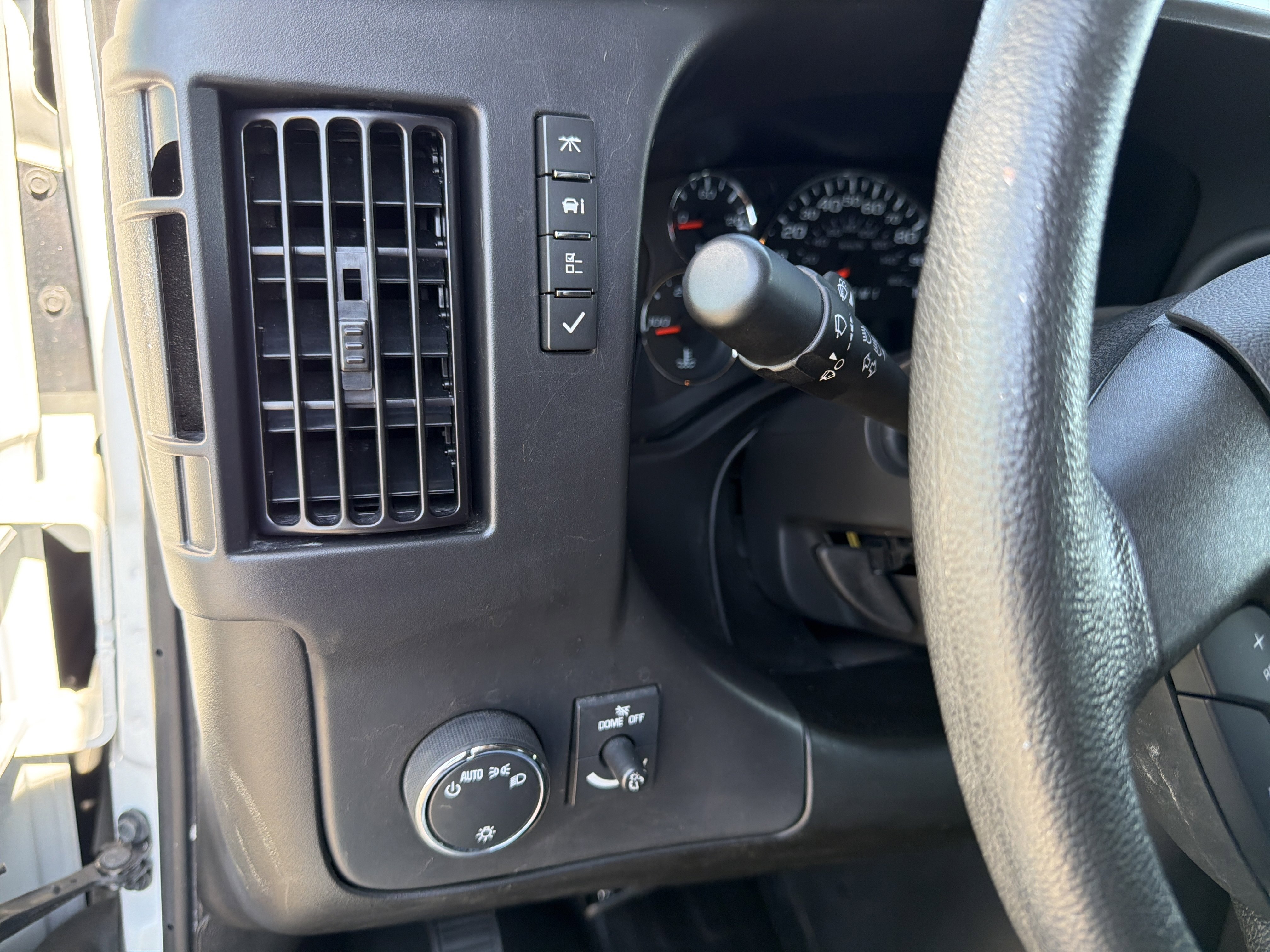 Used 2024 Chevrolet Express 2500 w/ Driver Convenience Package image 15