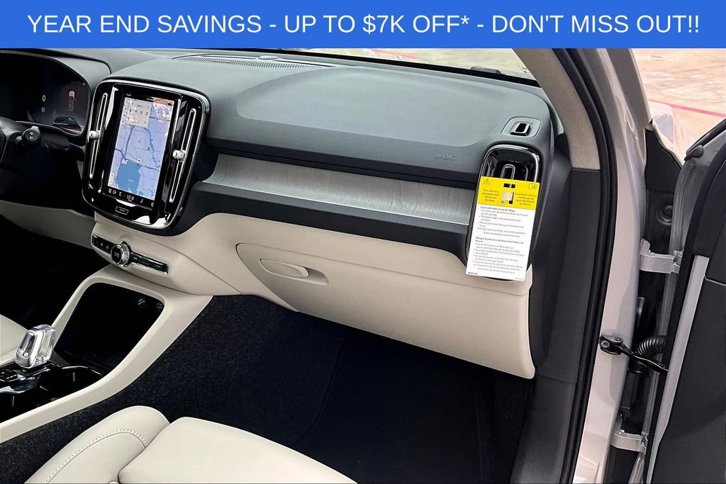 Used 2025 Volvo XC40 B5 Ultra w/ Protection Package Premier image 18