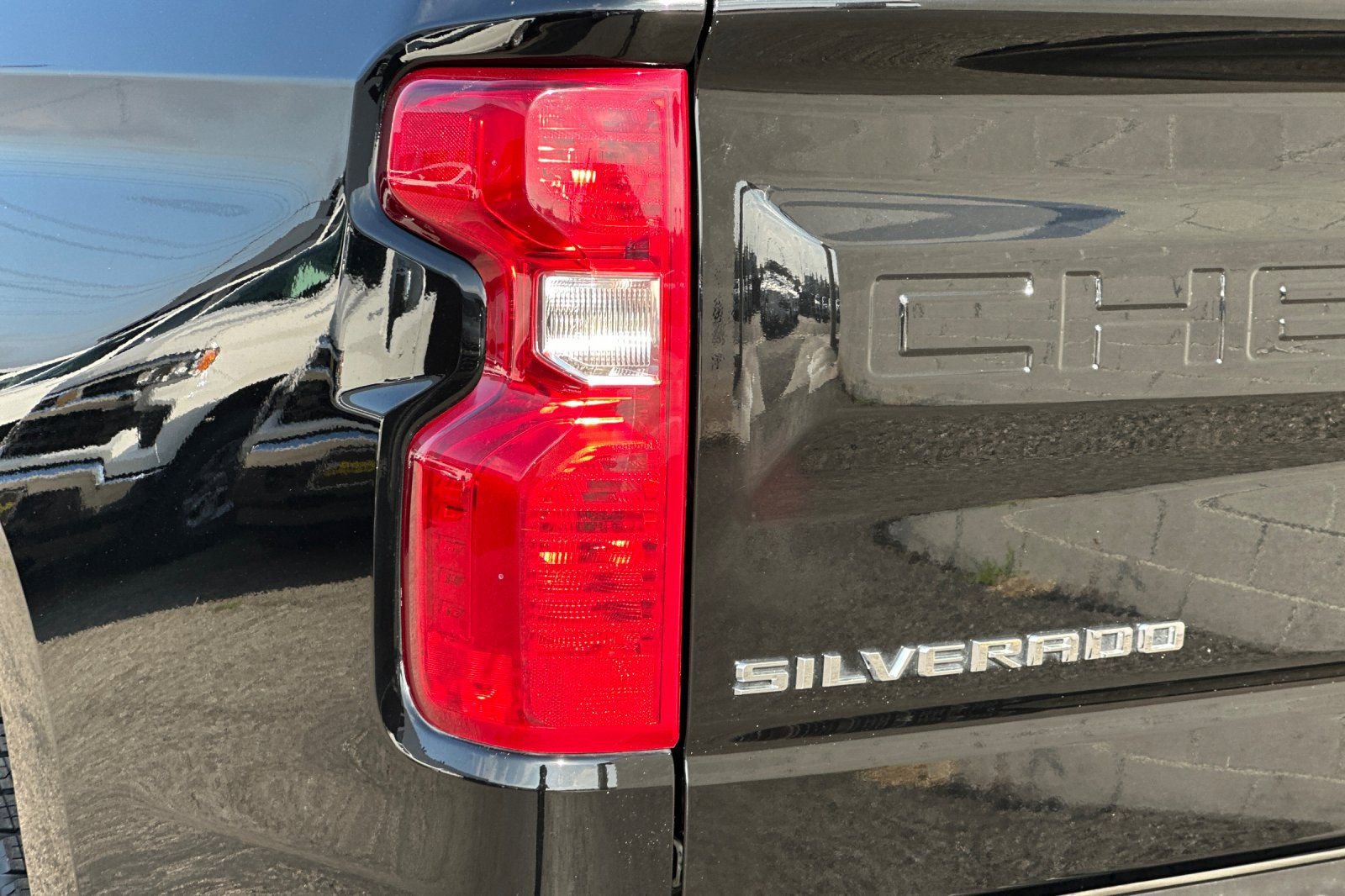 Certified 2022 Chevrolet Silverado 1500 Custom image 35