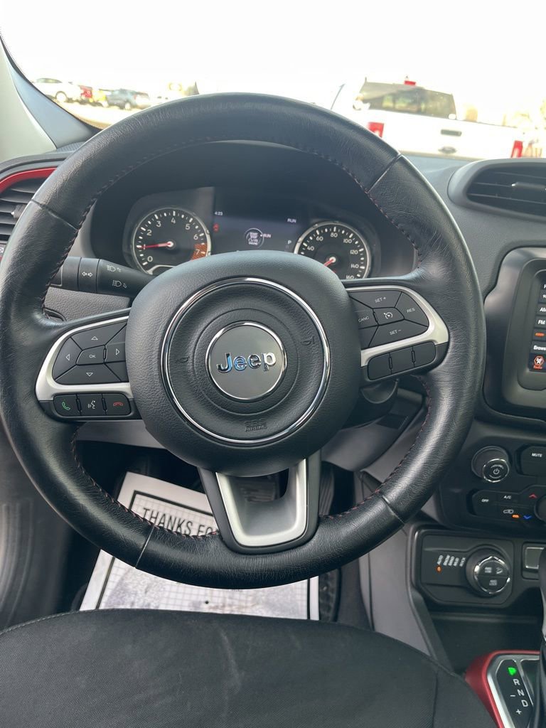 Used 2020 Jeep Renegade Trailhawk w/ Cold Weather Group image 15