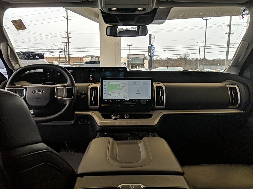 Certified 2025 Ford Expedition Active image 19