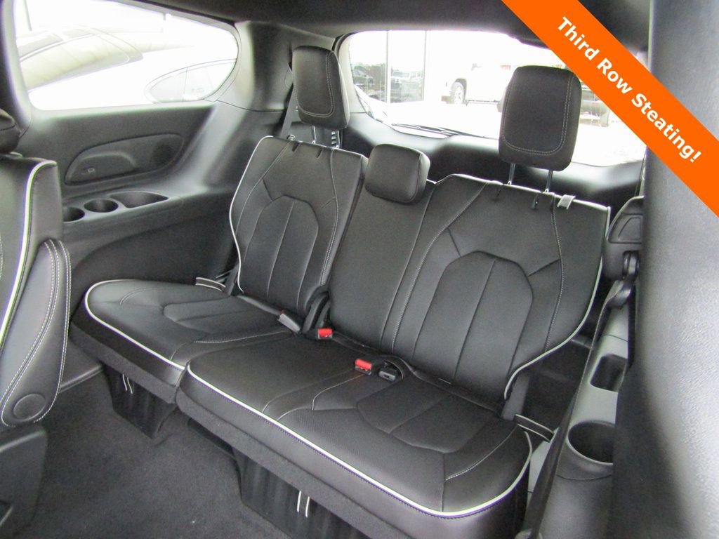 New 2026 Chrysler Pacifica Limited w/ S Appearance Package image 22