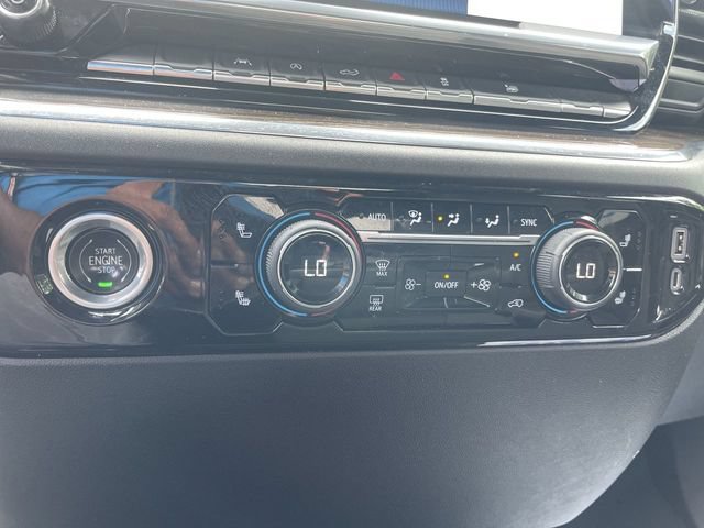 Used 2023 Chevrolet Silverado 1500 LT AWD/4WD image 19