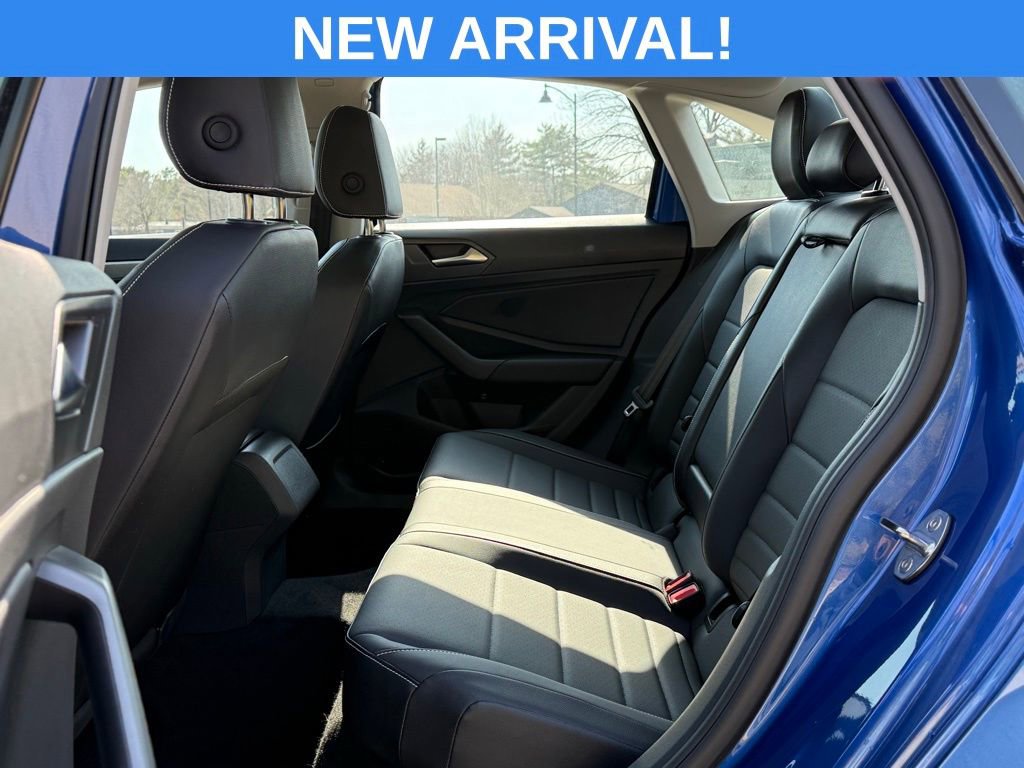 Used 2024 Volkswagen Jetta SE image 16