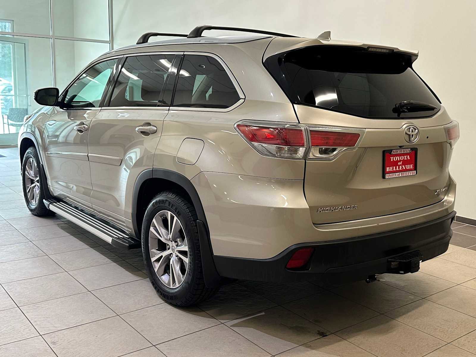 Used 2015 Toyota Highlander XLE AWD/4WD image 5