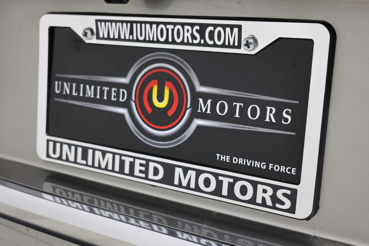 Used 2023 Lexus GX 460 Premium w/ Accessory Package AWD/4WD image 22