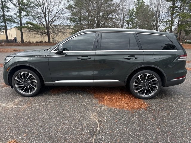 Used 2023 Lincoln Aviator Reserve w/ Equipment Group 201A image 3
