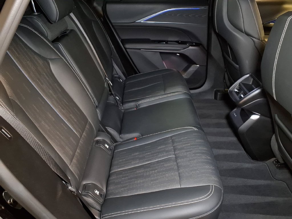 Certified 2024 Cadillac Lyriq Sport RWD image 19